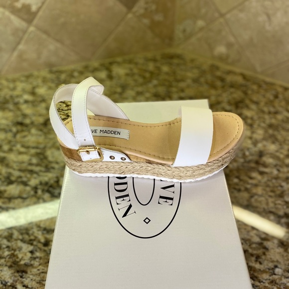 Steve Madden sandal - Picture 1 of 3